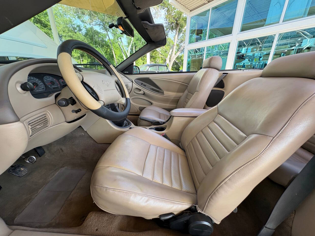 2001 Ford Mustang 30