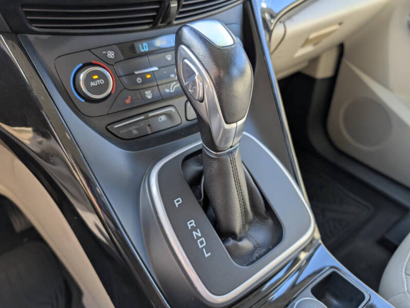 2017 Ford C-MAX Energi Titanium