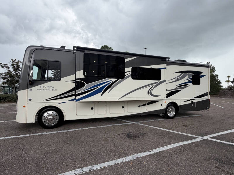 2022 Holiday Rambler Invicta