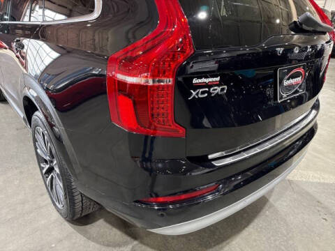 2022 Volvo XC90 T5 Momentum