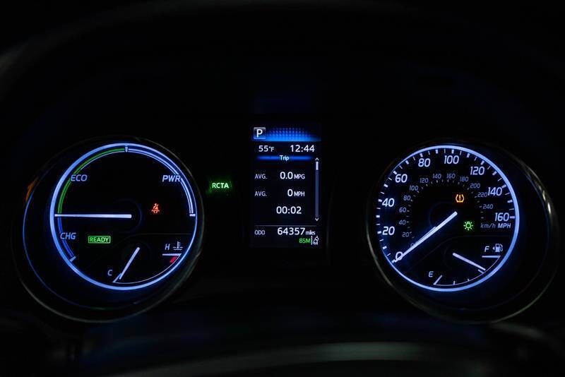 2020 Toyota Camry Hybrid SE