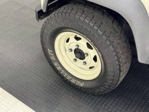 1987 Land Rover Defender