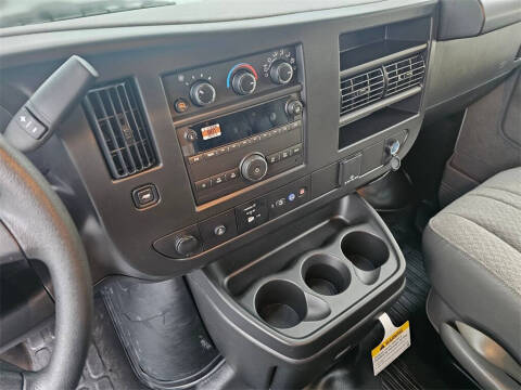 2025 Chevrolet Express 3500