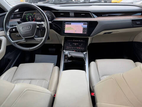2019 Audi e-tron quattro Prestige