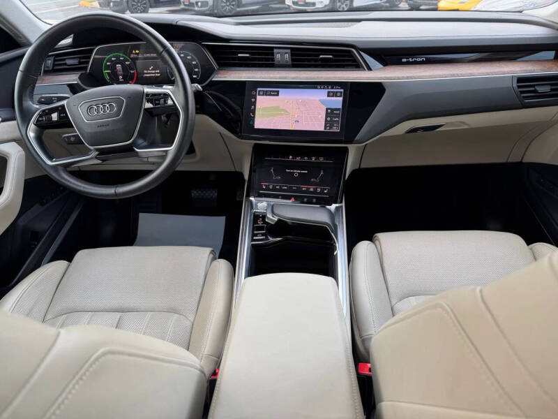 2019 Audi e-tron quattro Prestige