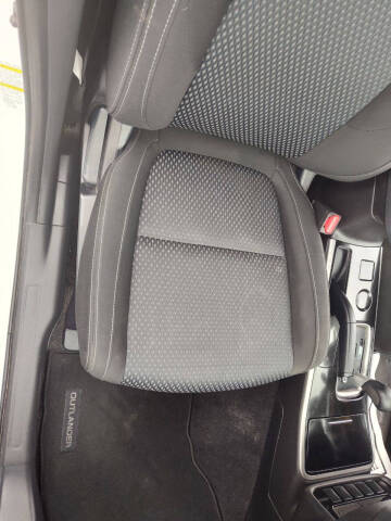 2018 Mitsubishi Outlander ES