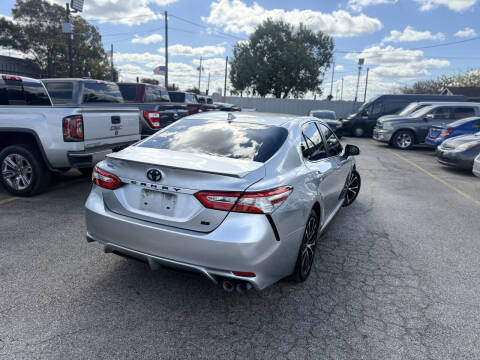 2020 Toyota Camry SE