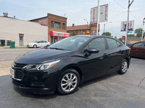 2018 Chevrolet Cruze for sale at Latino Motors in Aurora IL