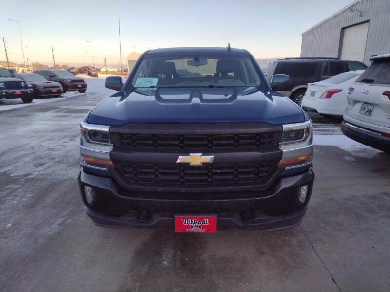 Used 2017 Chevrolet Silverado 1500 LT with VIN 3GCUKREC0HG379446 for sale in Chamberlain, SD