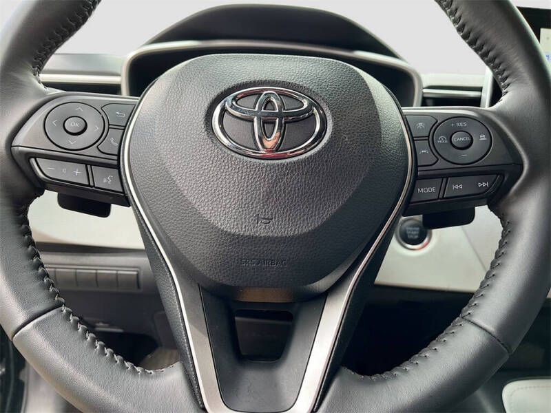 2025 Toyota Corolla Hatchback SE