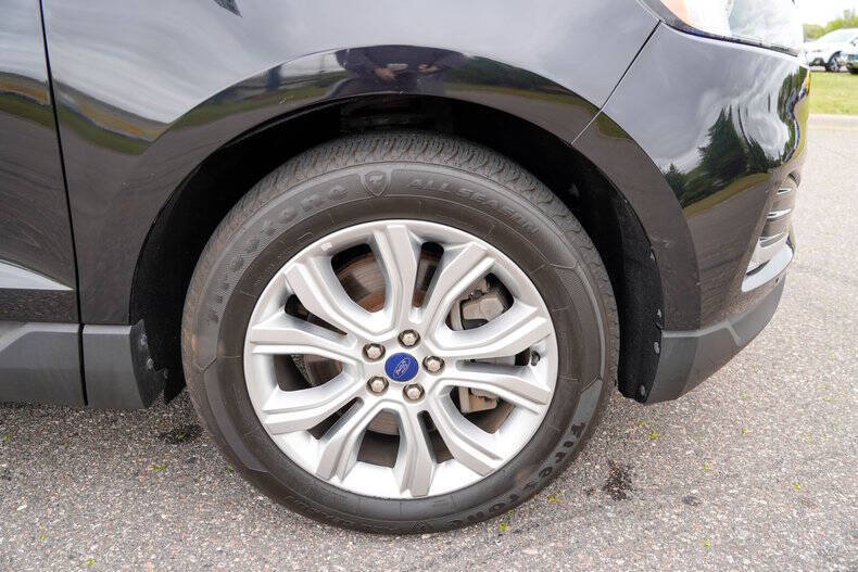 2022 Ford Edge Titanium