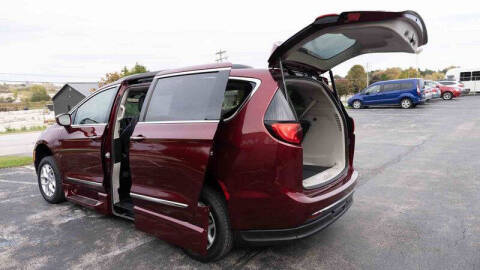 2017 Chrysler Pacifica Touring-L