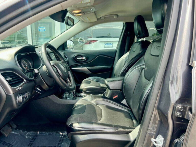 2022 Jeep Cherokee Latitude Lux