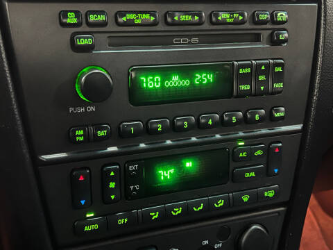 2005 Ford Thunderbird Deluxe