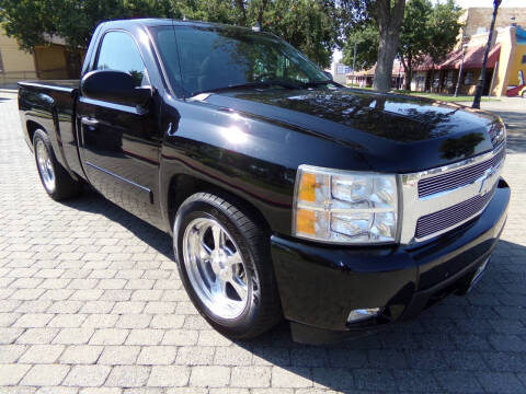 2008 Chevrolet Silverado 1500 for sale at Family Truck and Auto in Oakdale CA