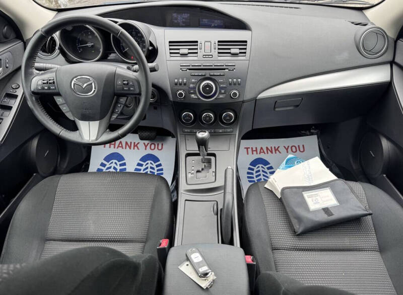 2013 Mazda MAZDA3 i Touring