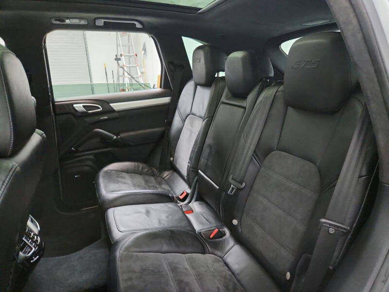 2016 Porsche Cayenne GTS