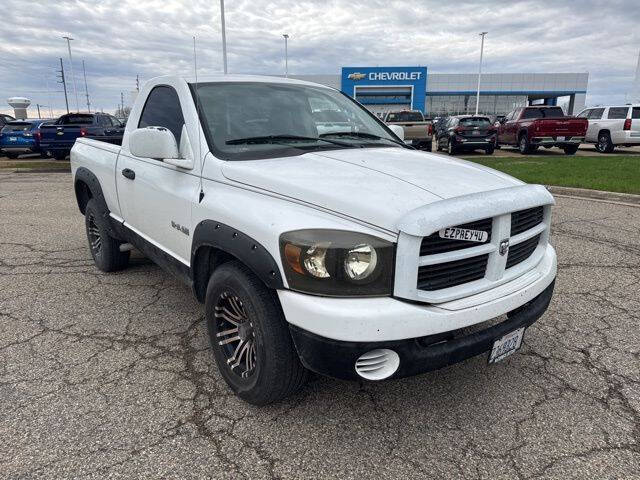 Used 2008 Dodge Ram 1500 Pickup ST with VIN 1D7HA16K28J213526 for sale in Bloomington, IL