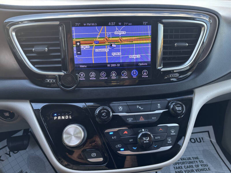 2017 Chrysler Pacifica Touring-L Plus