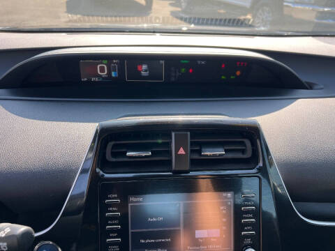 2022 Toyota Prius LE