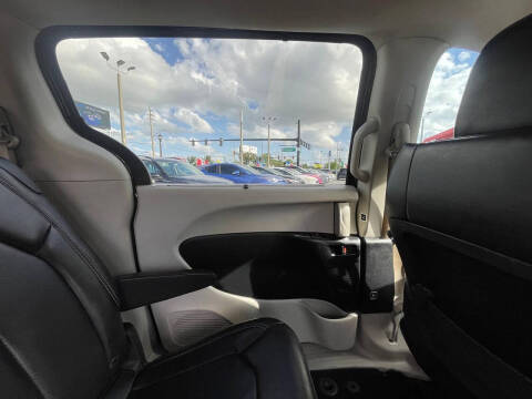 2020 Chrysler Voyager LXi
