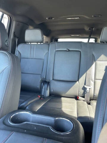 2023 Chevrolet Suburban RST