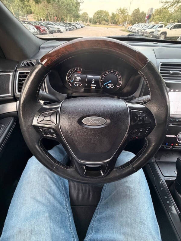 2017 Ford Explorer Platinum