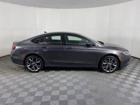 2016 Chrysler 200 S