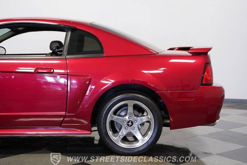 2004 Ford Mustang GT Deluxe