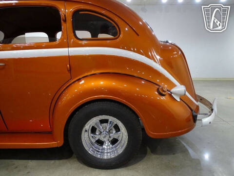 1937 Plymouth P4