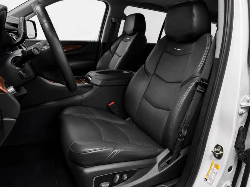 2017 Cadillac Escalade Luxury