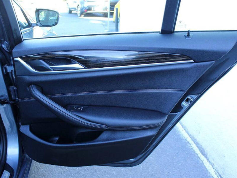 2022 BMW 5 Series 530i