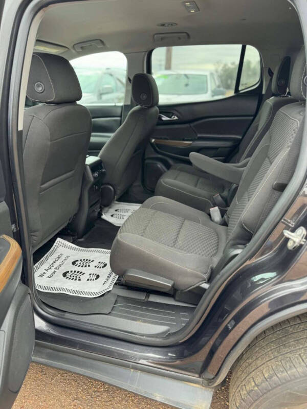 2017 GMC Acadia SLE-2