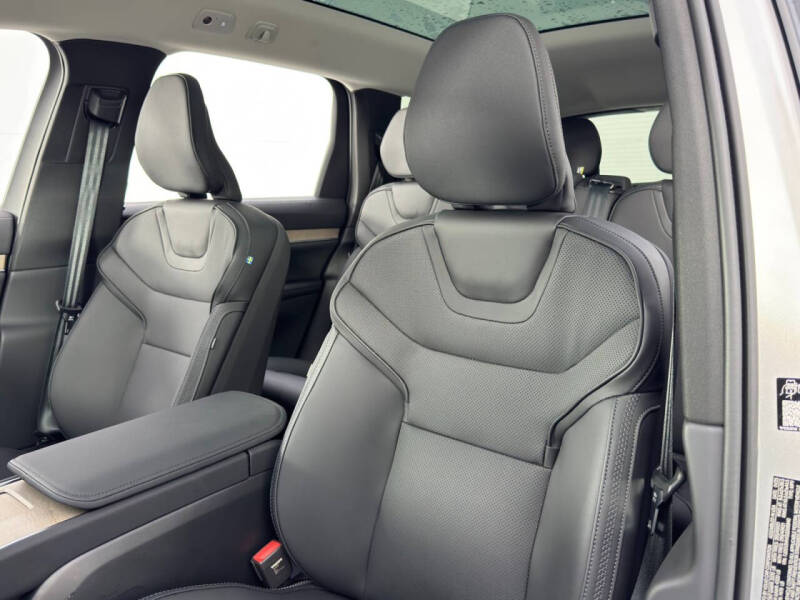 2025 Volvo EX90 Twin Plus 7P