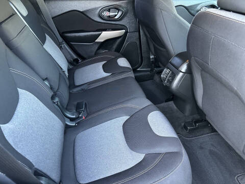 2018 Jeep Cherokee Latitude