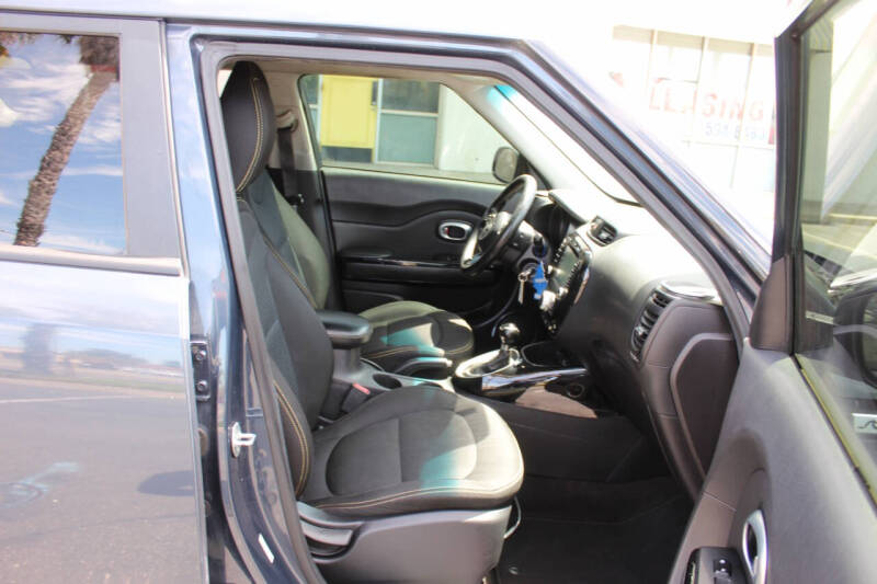 2016 Kia Soul +