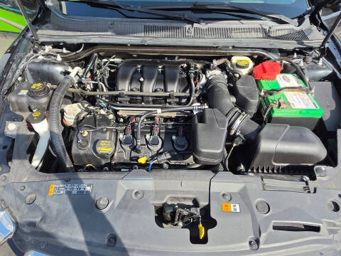 2013 Ford Taurus SE