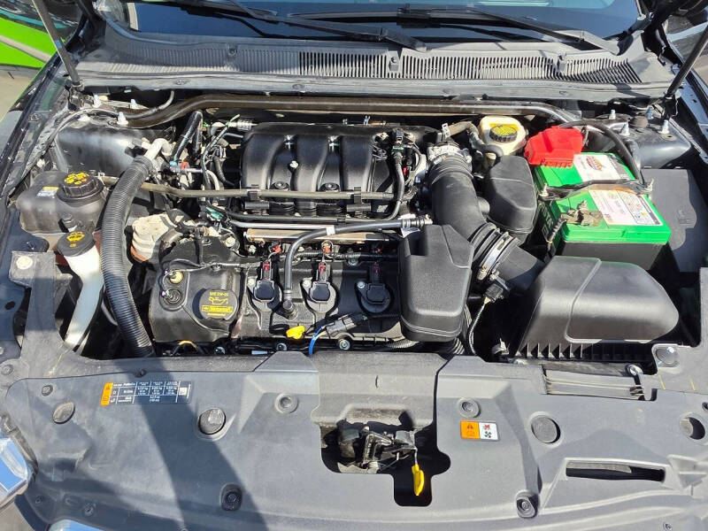 2013 Ford Taurus SE