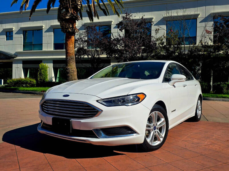 2018 Ford Fusion Hybrid SE's photo