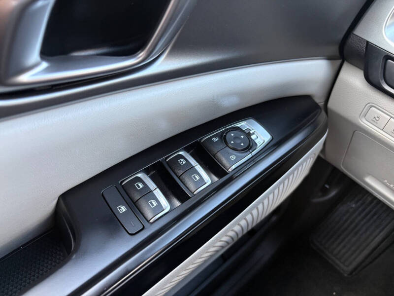 2022 Kia Carnival LX