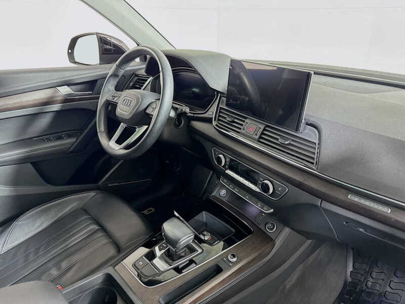 2023 Audi Q5 quattro Premium Plus 40 TFSI