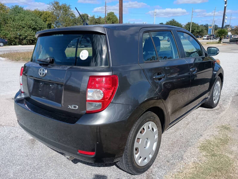 2010 Scion xD
