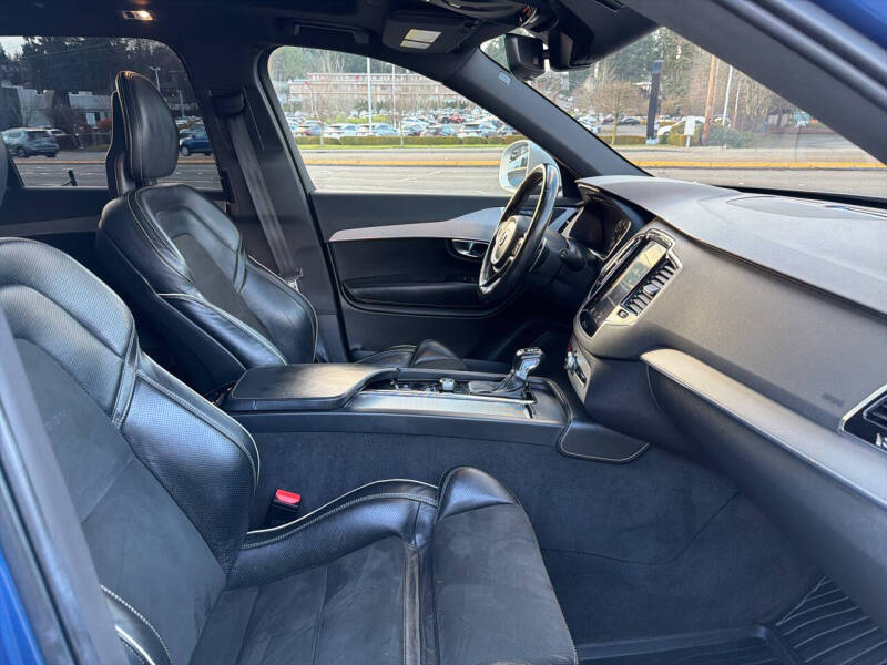 2018 Volvo XC90 T6 R-Design