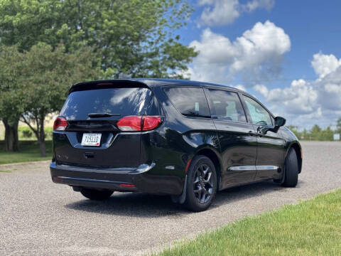 2020 Chrysler Pacifica Touring