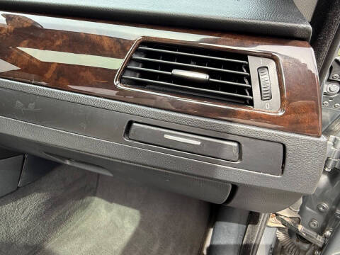 2011 BMW 3 Series 328i