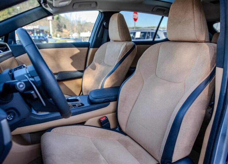 2023 Lexus RZ 450e Luxury