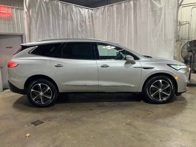 2022 Buick Enclave Essence