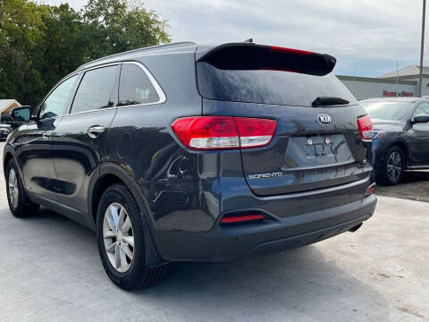 2017 Kia Sorento LX