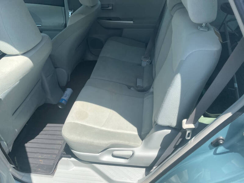 2013 Toyota Prius v Five