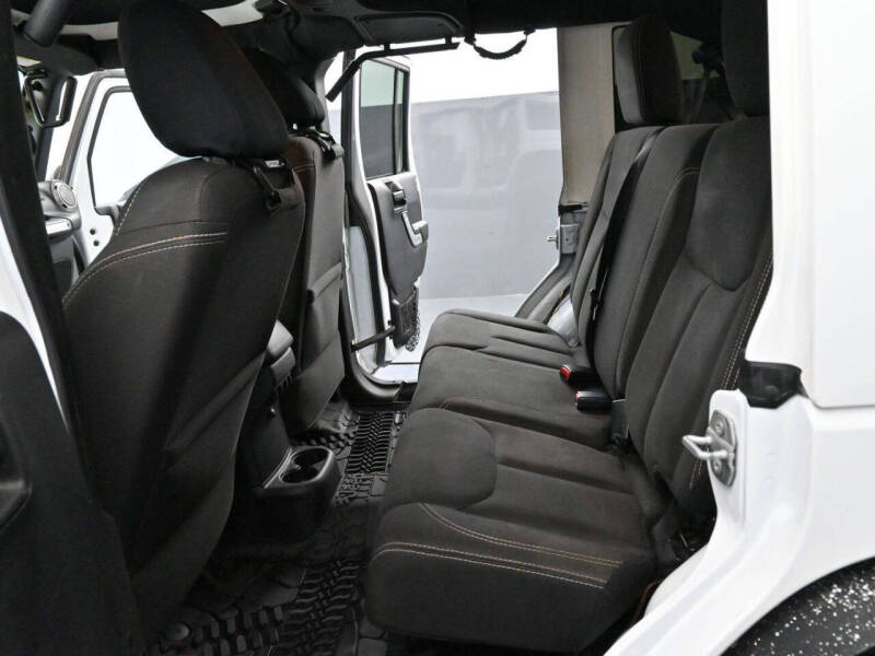 2016 Jeep Wrangler Unlimited Sahara